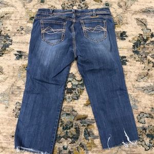 Cowgirl Tuff jeans capri pants